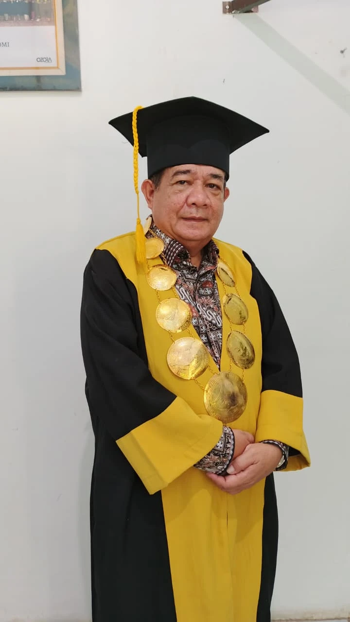 Ketua STIE Dharmaputra